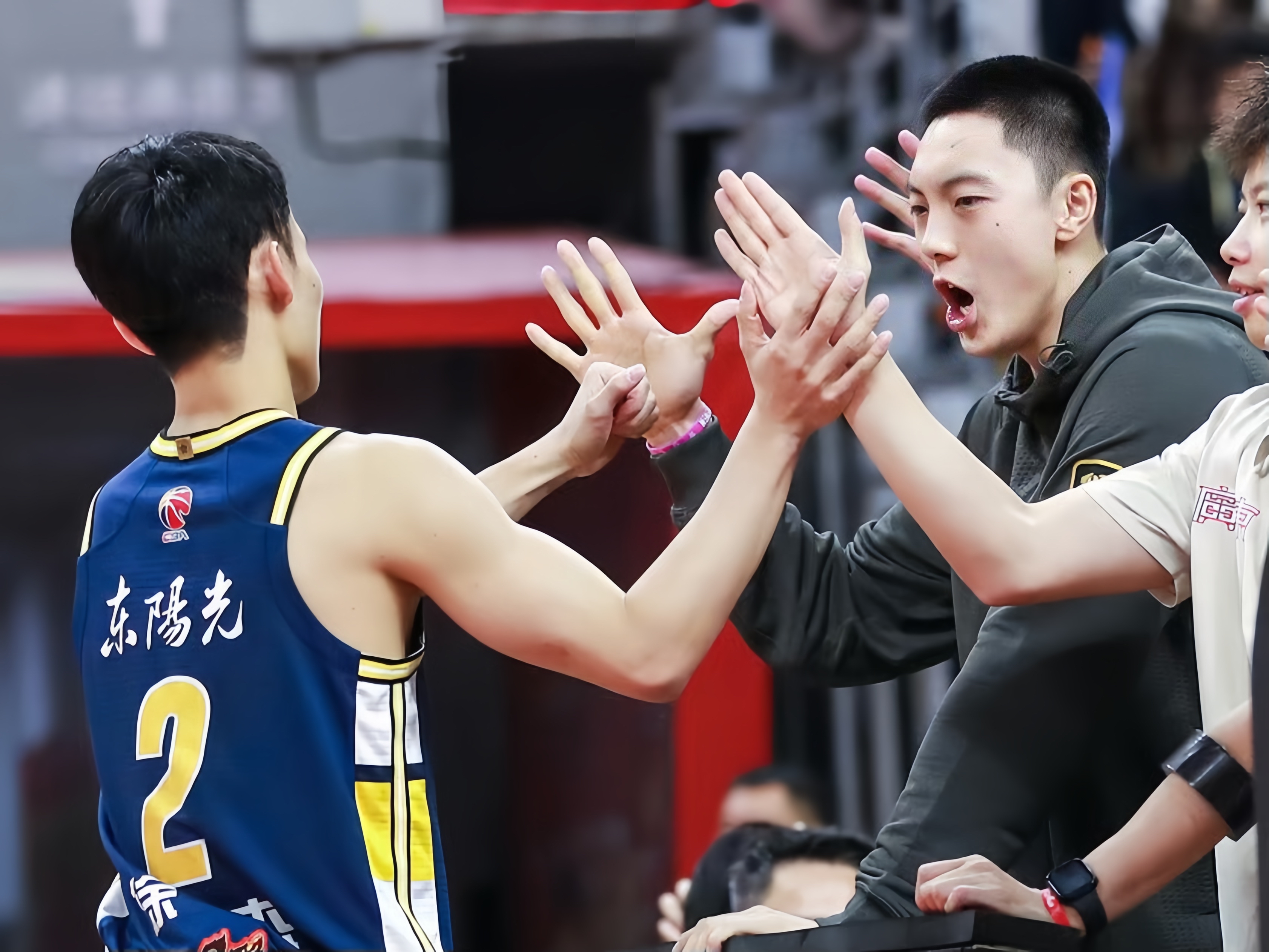 广东队高效发挥，迅速取得比赛优势