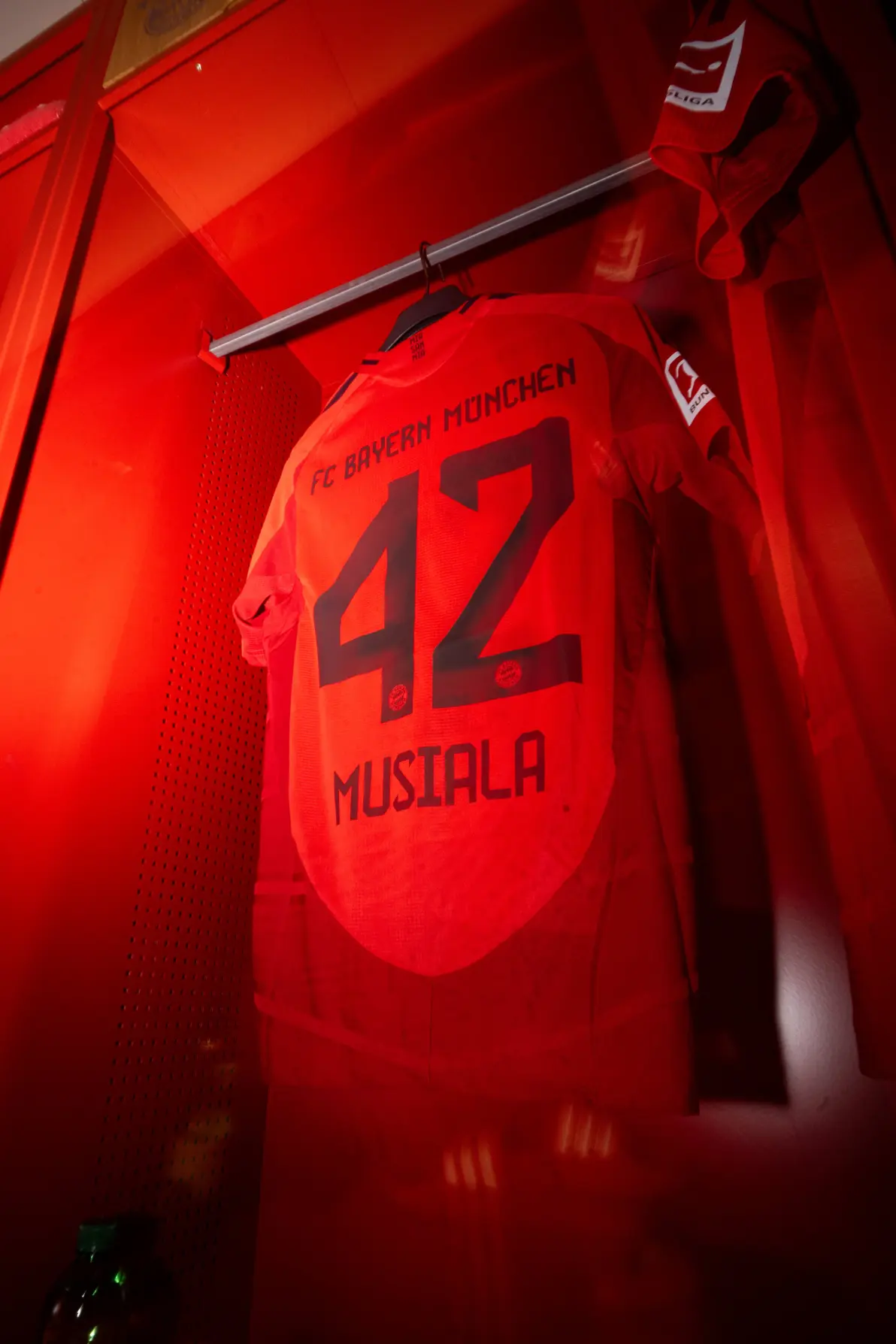 包含RB莱比锡迎来新援，为球队实力增添底气的词条