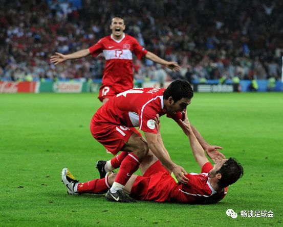 出人意料：强队惨遭逆转败局